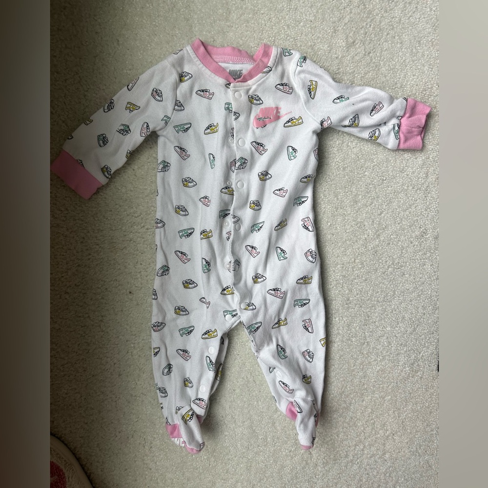 Nike BabyGirl Sleep and Play